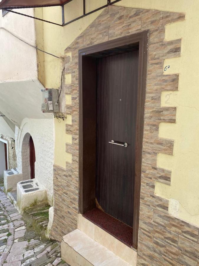 Lula Guesthouse Gjirokastër Exterior foto